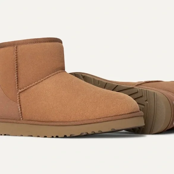 UGG Classic Mini Boot‎ Size 18 NEW
